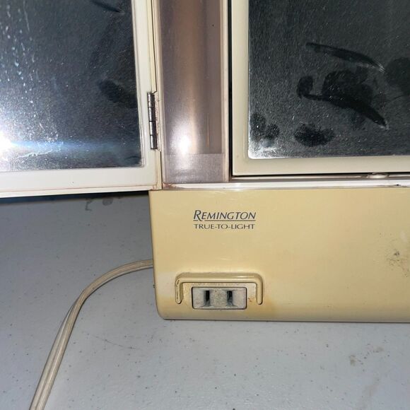 Vintage Remington True-To-Light LM-8 Lighted Makeup Mirror 3-Way Tri-Fold Works - Picture 7 of 9